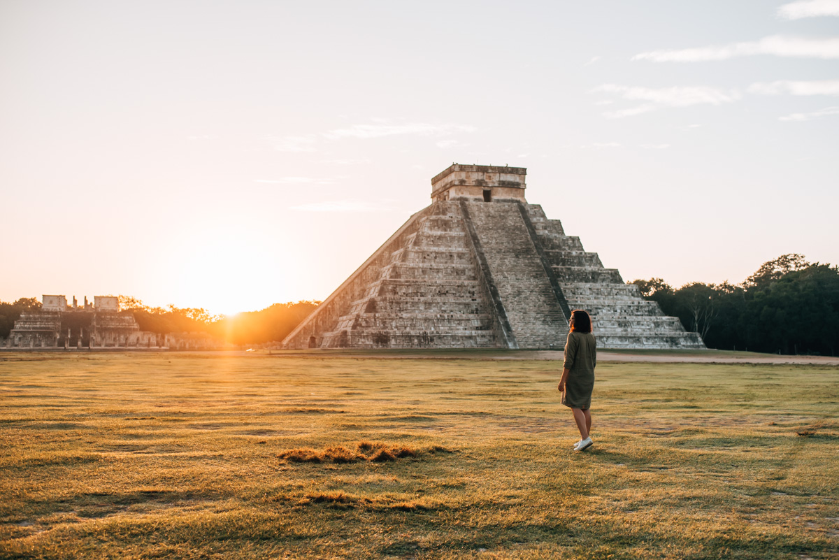 mexicoas photographer/sunrise-tour-of-chichen-itza/travelers-chichen-itza-07.jpg